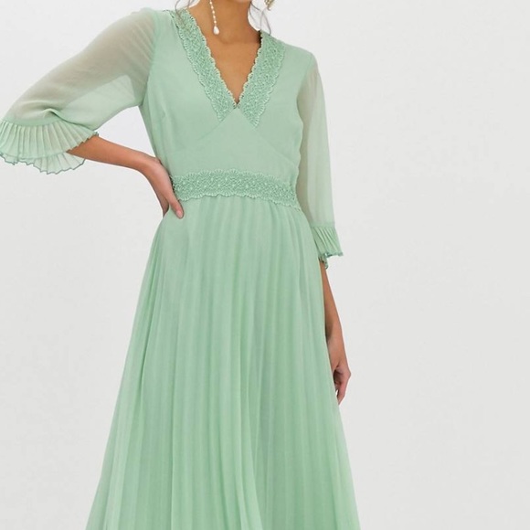 Green pleated midi dres - Picture 3 of 3